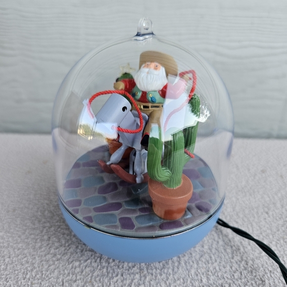 Hallmark Magic Home On the Range Light Motion Music Cowboy Santa Ornament VTG - Picture 3 of 10